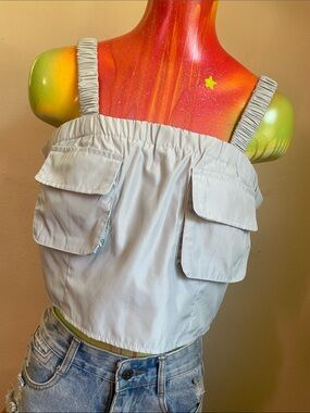 Hot & Delicious Light Gray Ruched Strap Crop Camisole with Flap Pockets NWTs